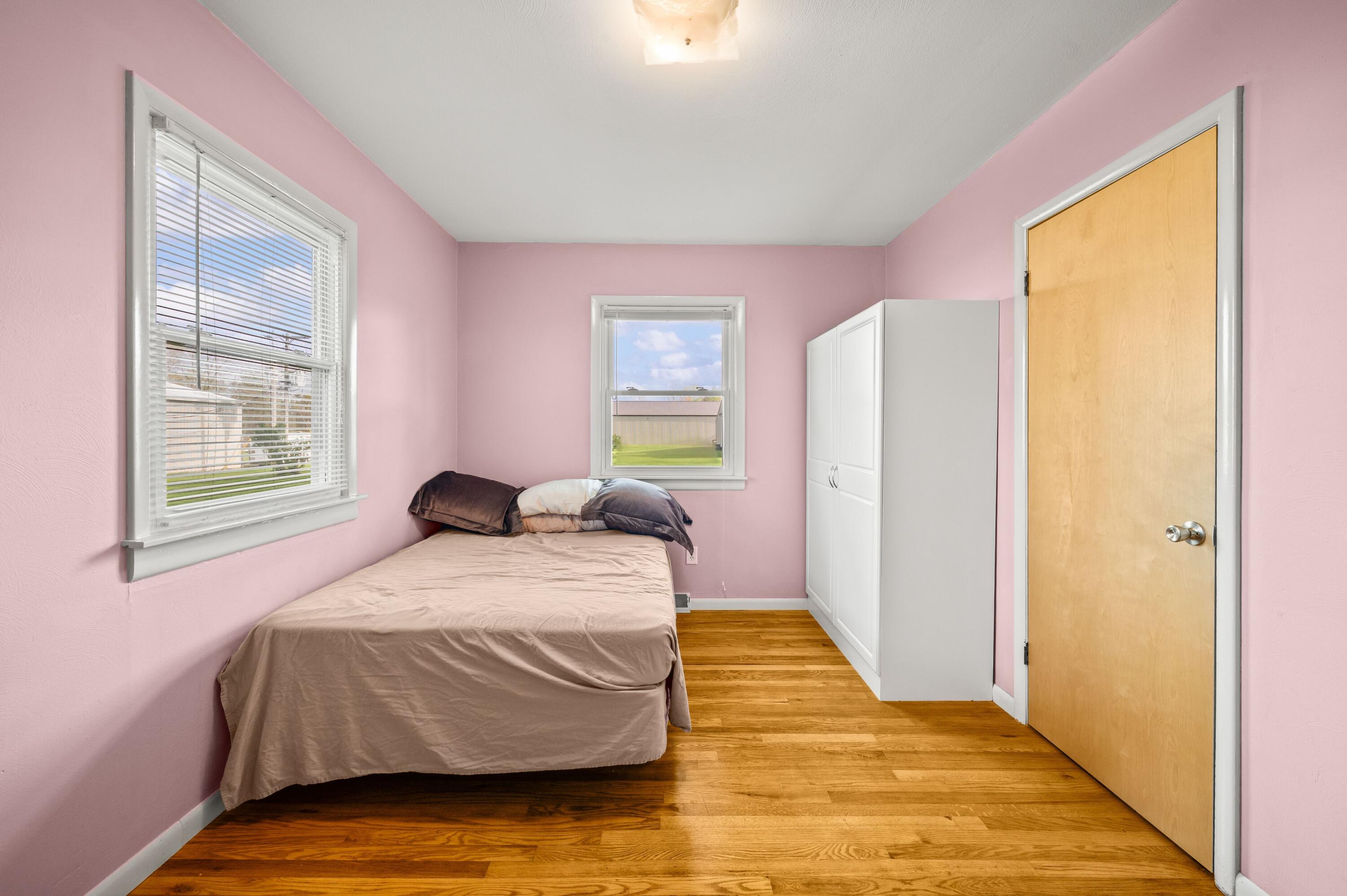 27532 May Street Edwardsburg MI 49112