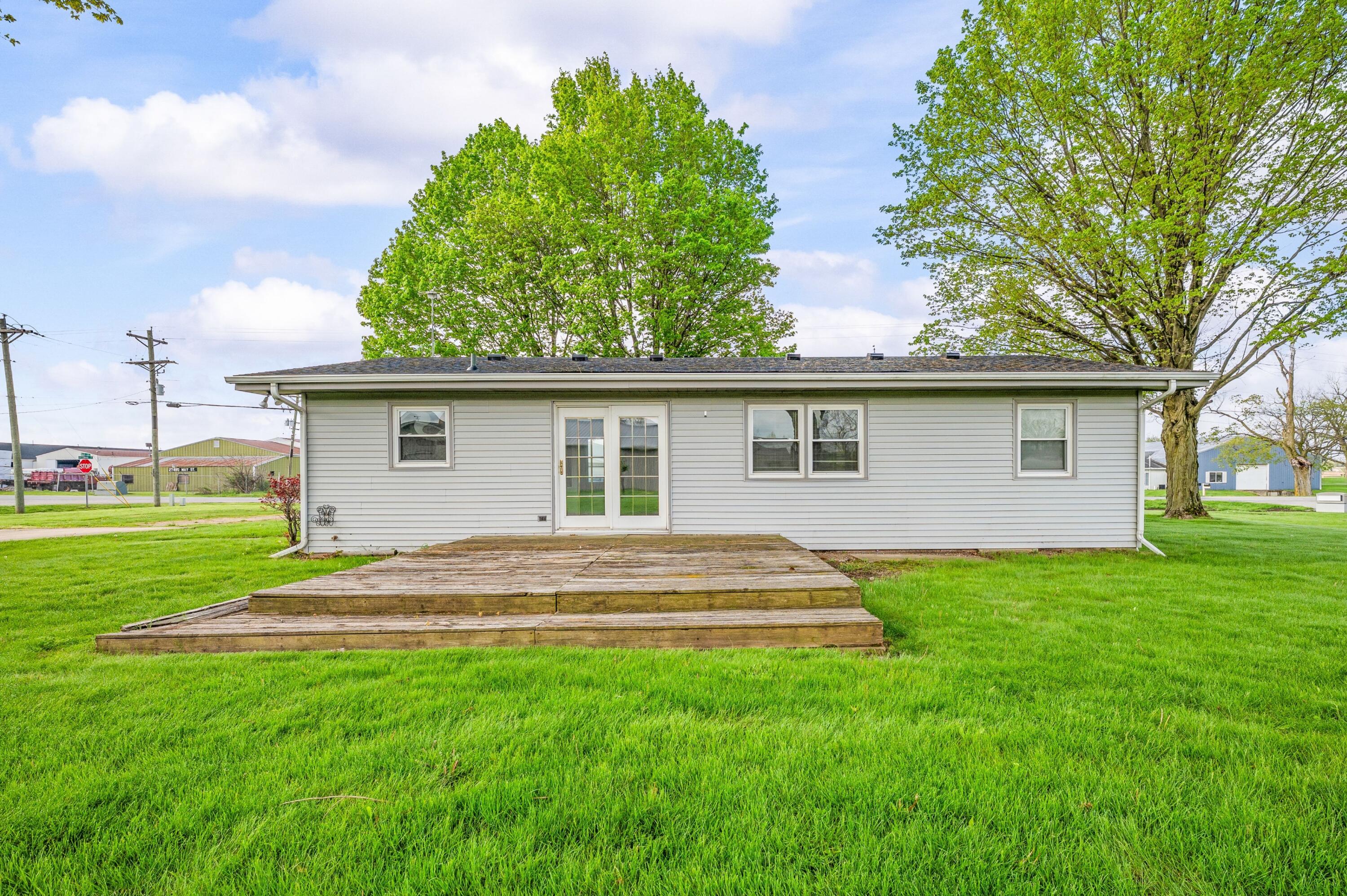 27532 May Street Edwardsburg MI 49112