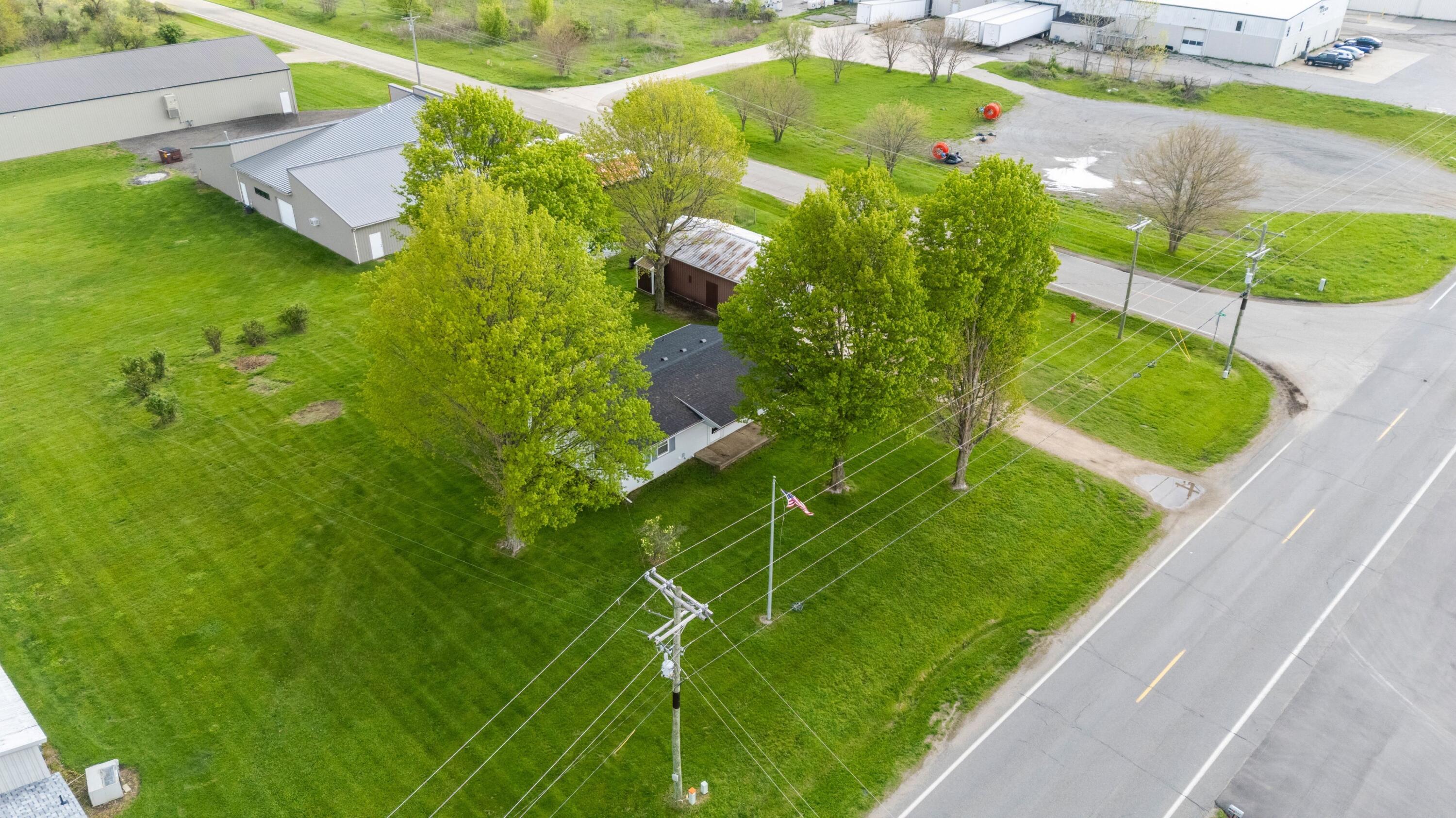 27532 May Street Edwardsburg MI 49112