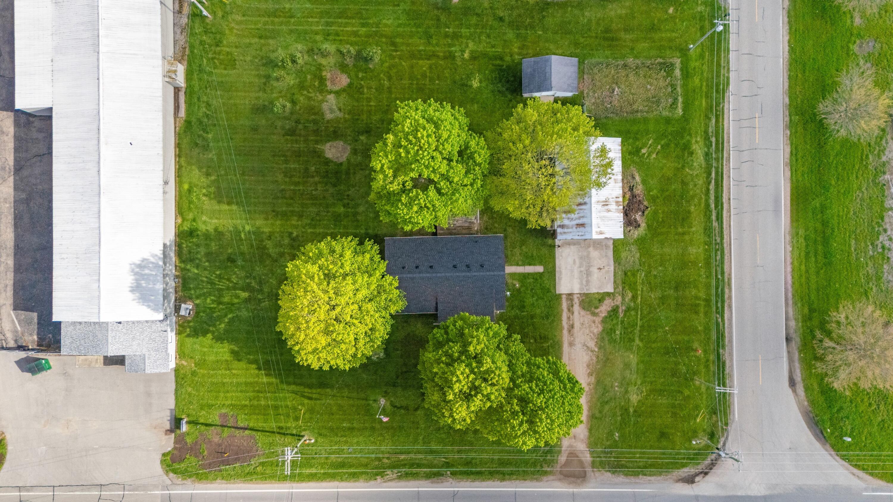 27532 May Street Edwardsburg MI 49112