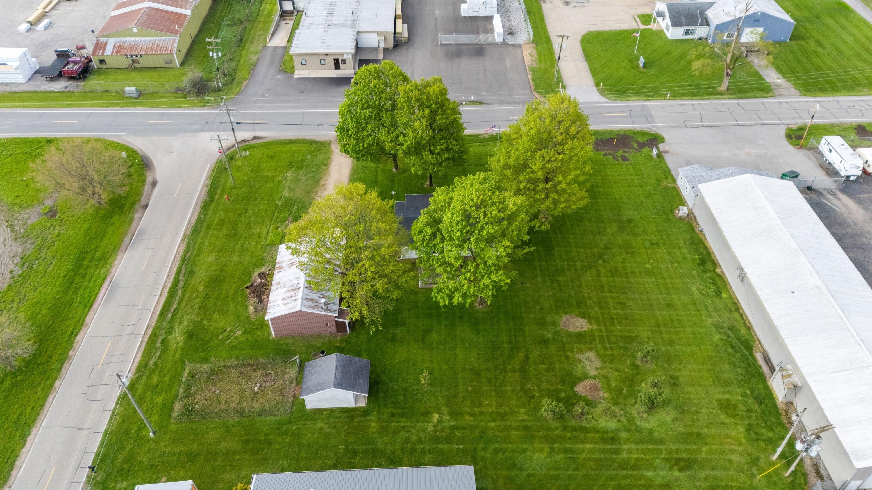 27532 May Street Edwardsburg MI 49112