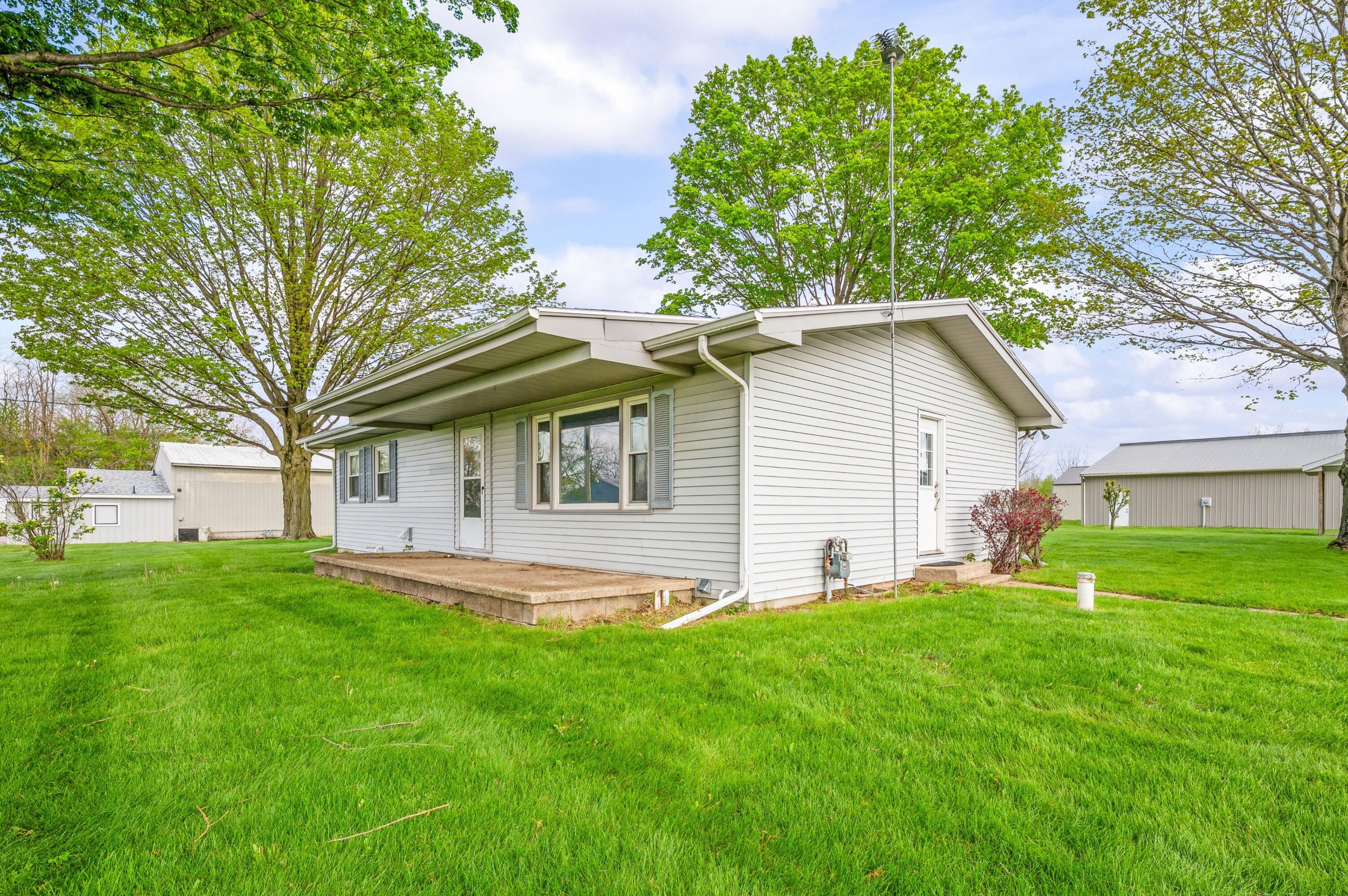 27532 May Street Edwardsburg MI 49112