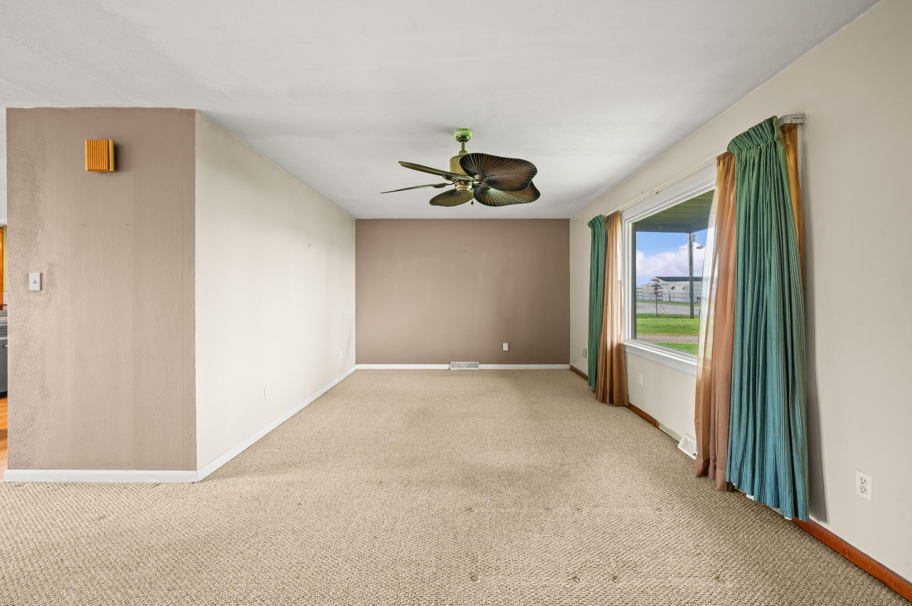 27532 May Street Edwardsburg MI 49112