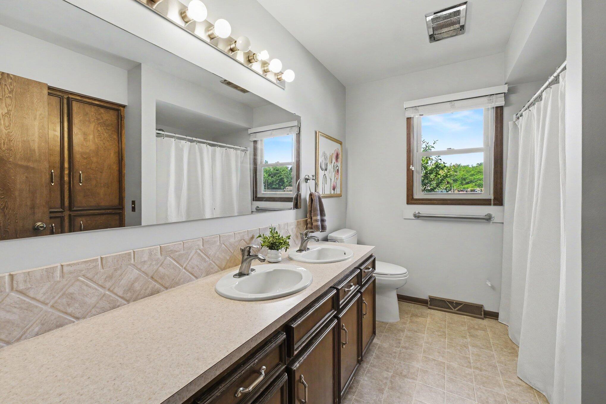 3893 Granada Court NW Grand Rapids MI 49534