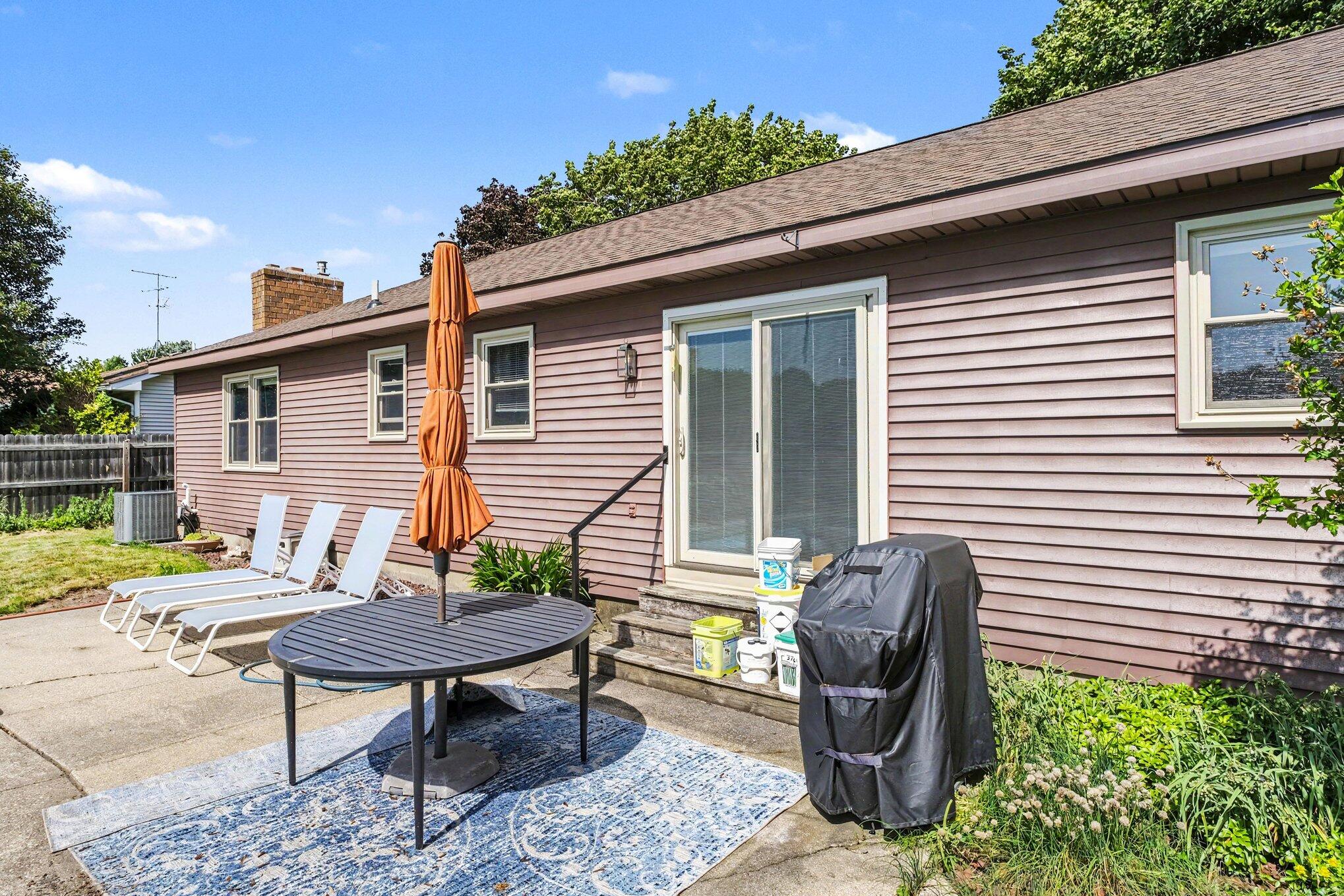 3893 Granada Court NW Grand Rapids MI 49534