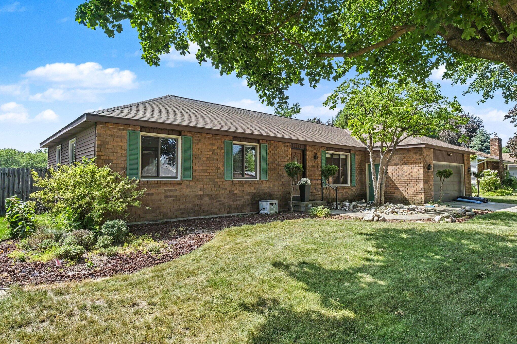 3893 Granada Court NW Grand Rapids MI 49534