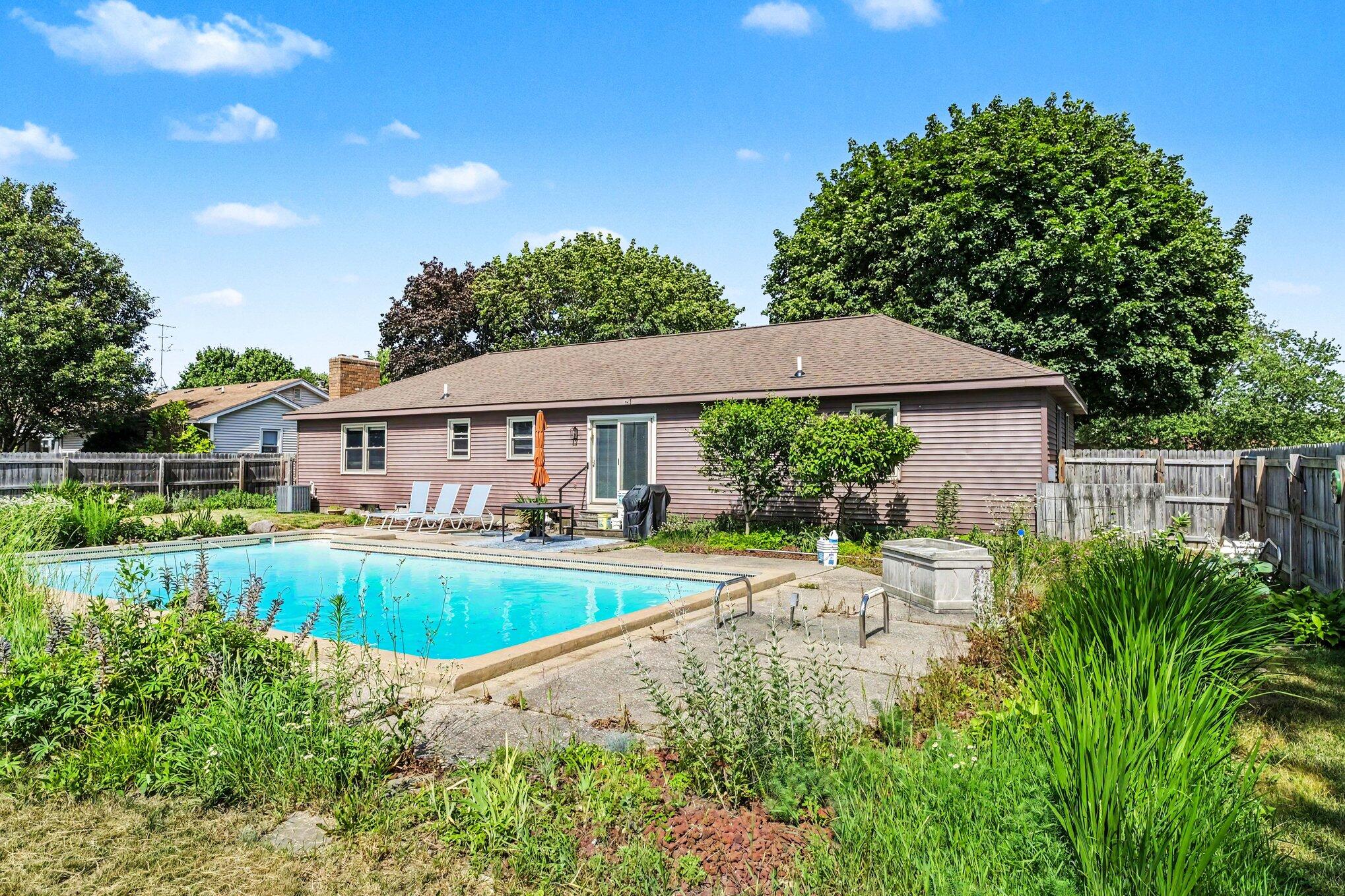 3893 Granada Court NW Grand Rapids MI 49534