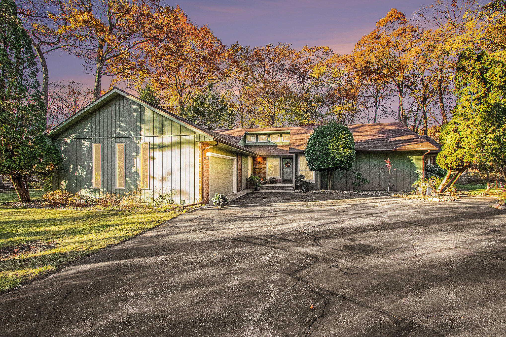 New Buffalo MI, 46308 Royal Avenue