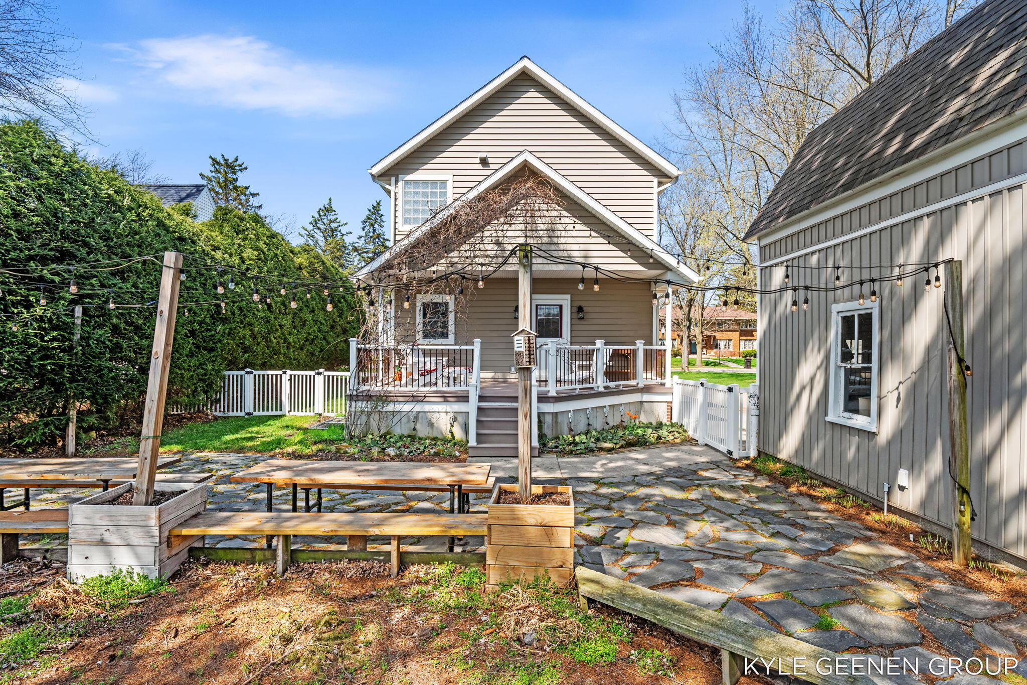 122 E Central Avenue Zeeland MI 49464