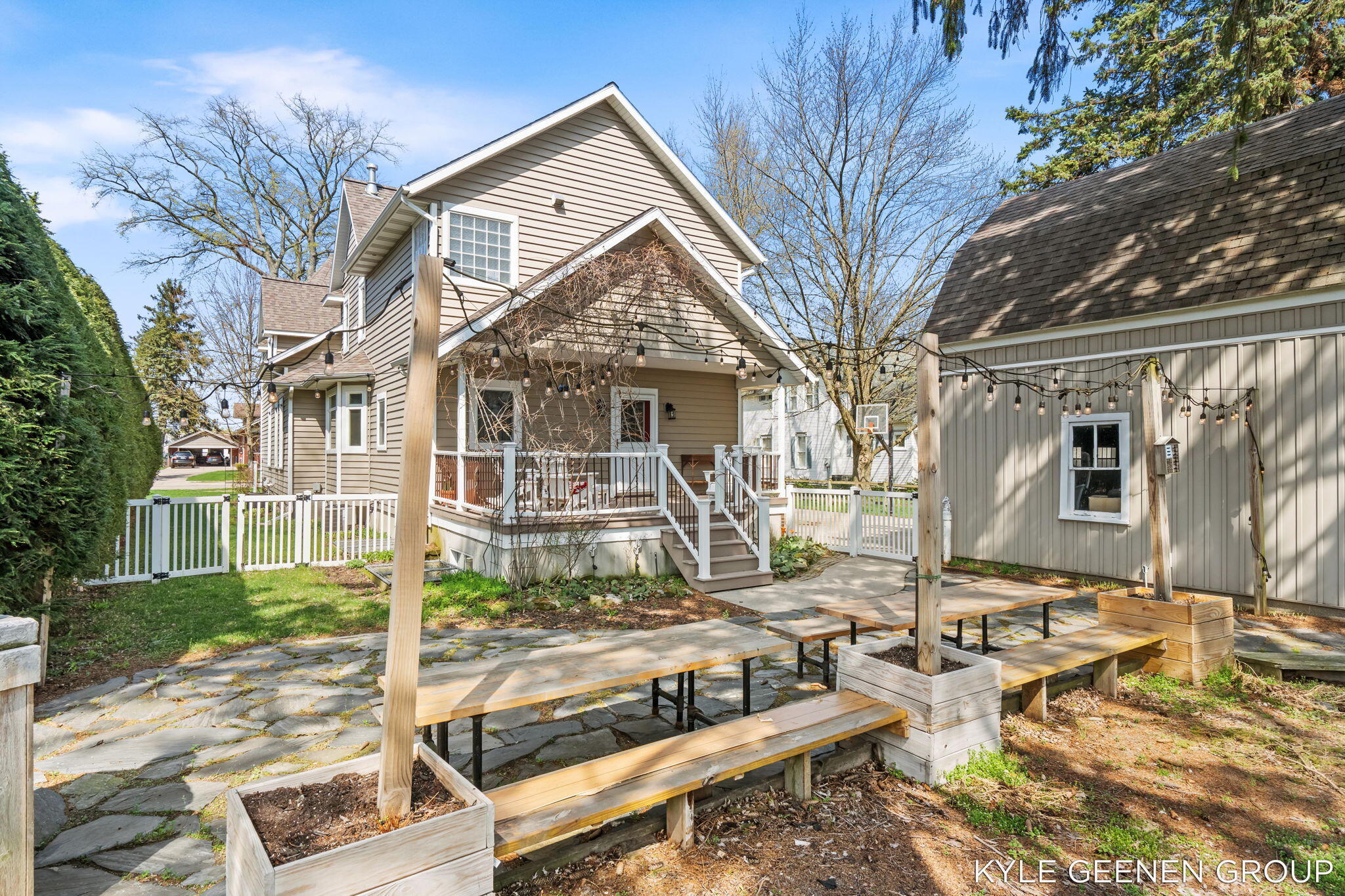 122 E Central Avenue Zeeland MI 49464