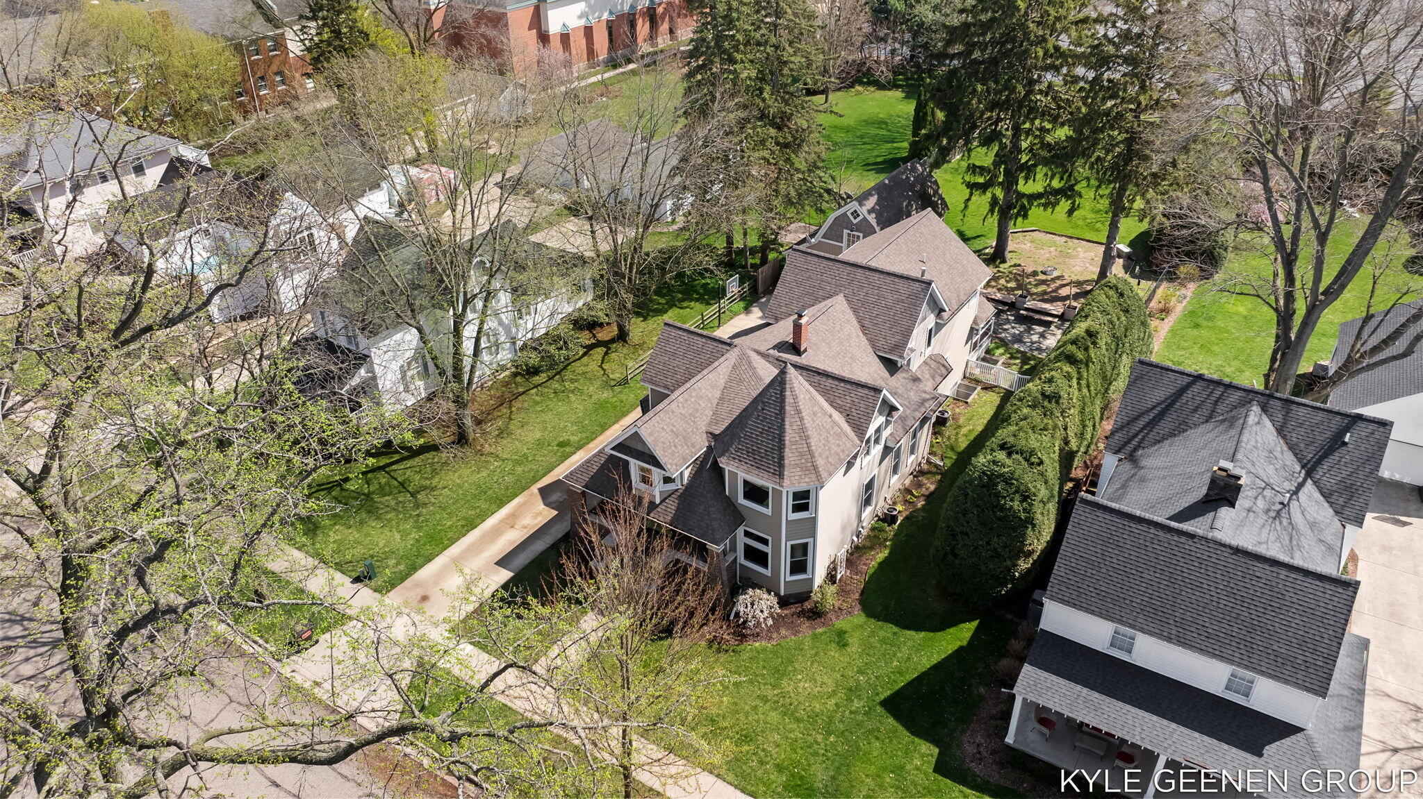 122 E Central Avenue Zeeland MI 49464