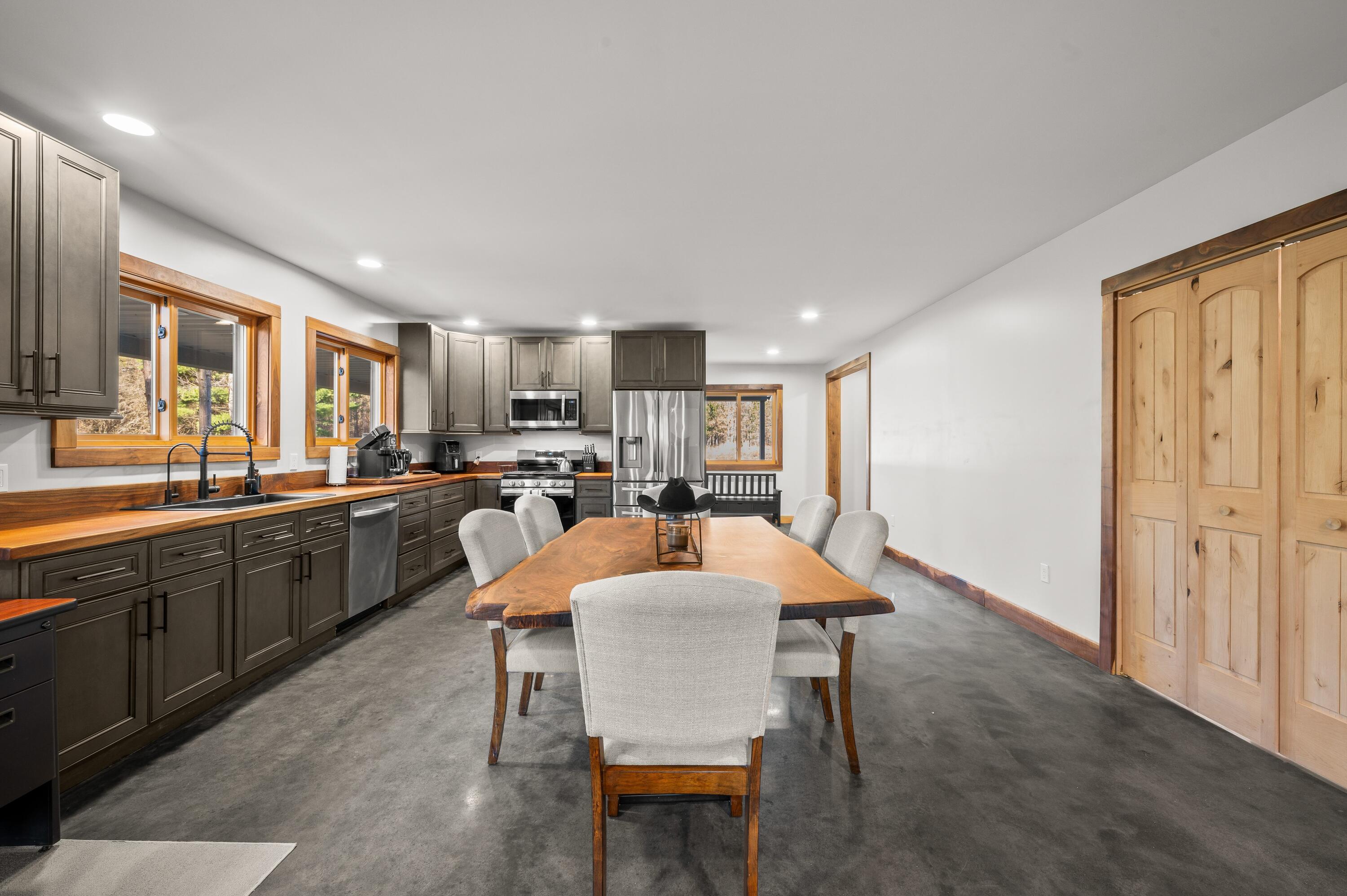 78720 County Road 376 Coloma MI 49038