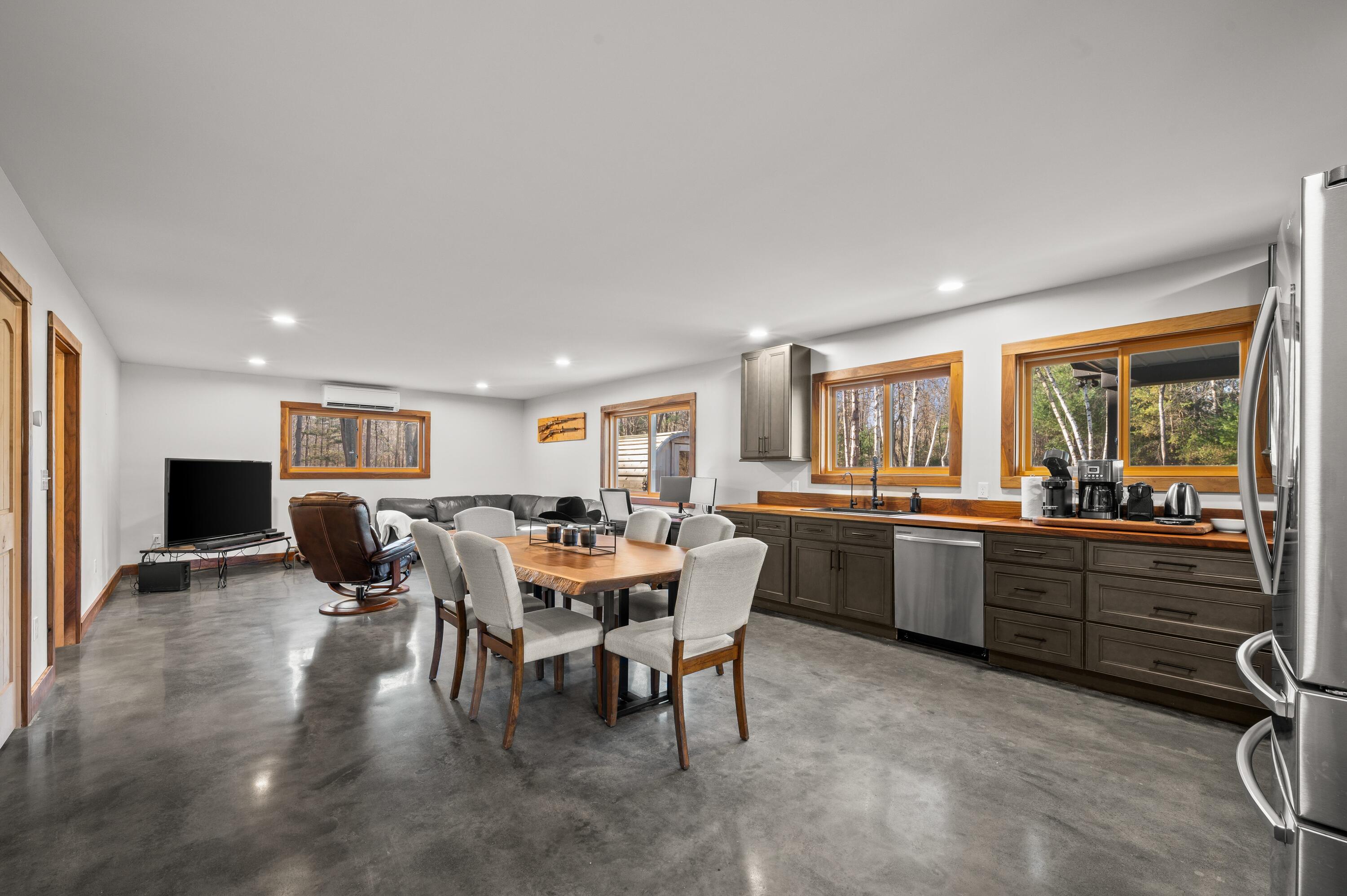 78720 County Road 376 Coloma MI 49038