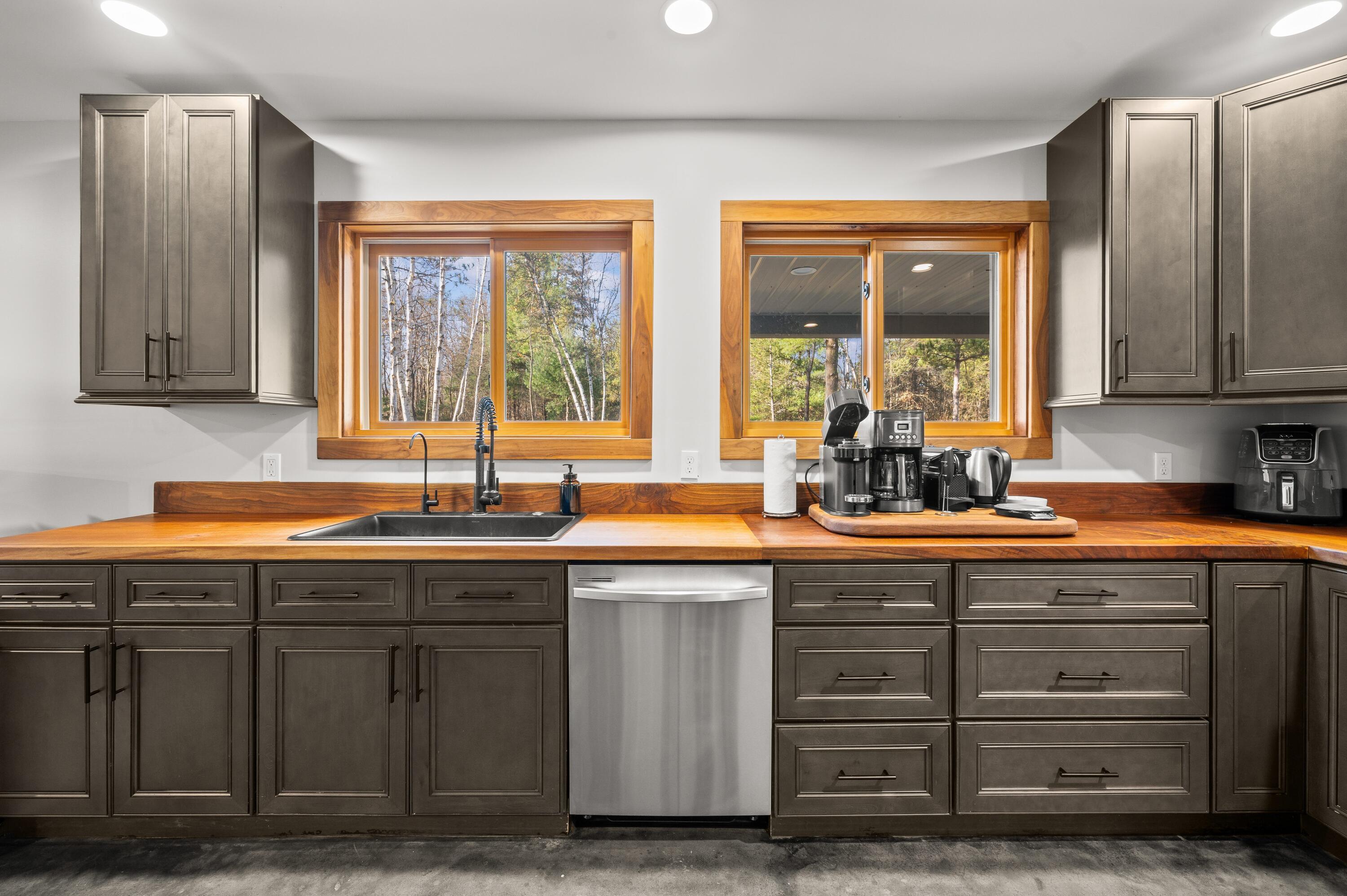 78720 County Road 376 Coloma MI 49038