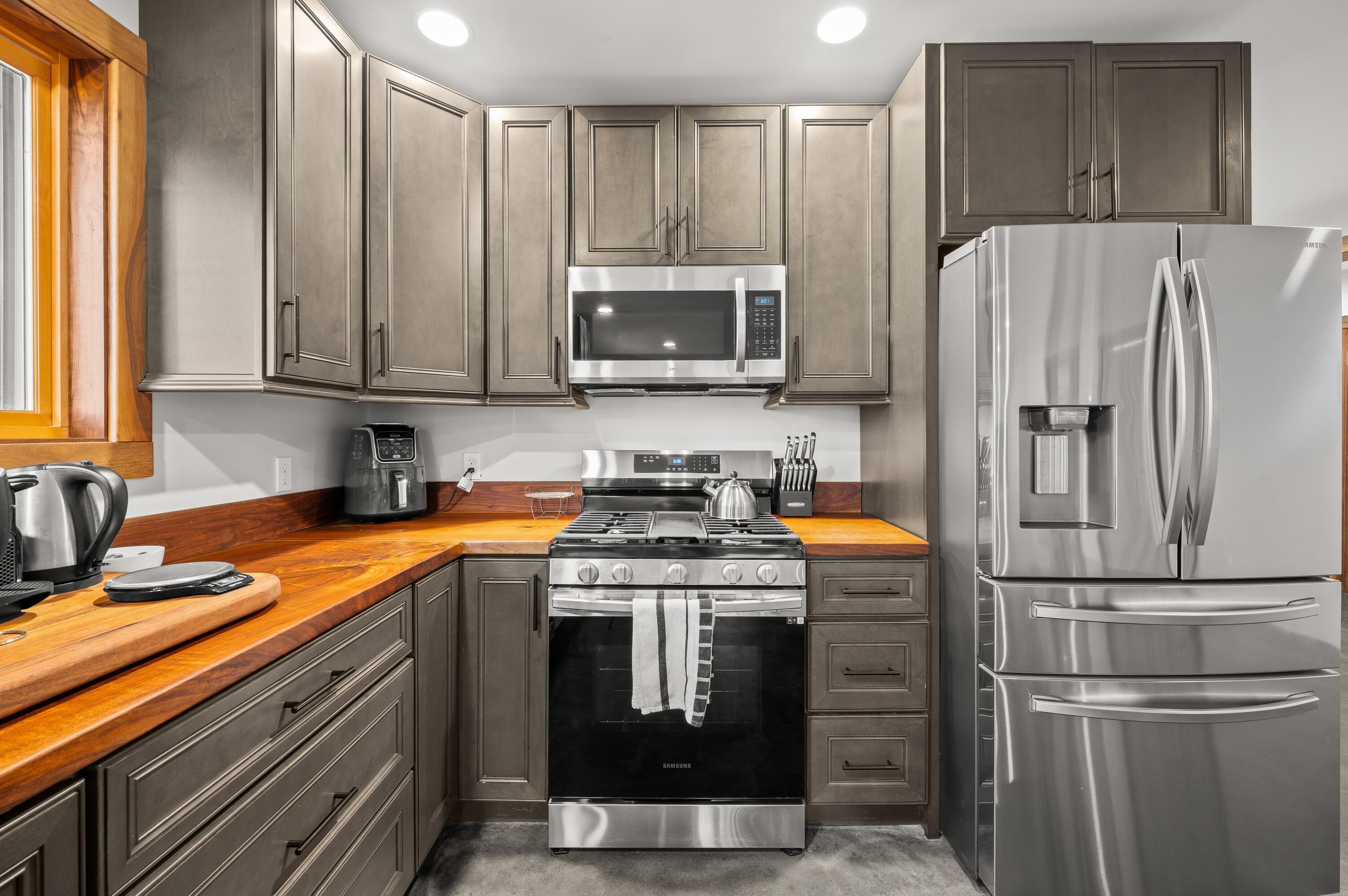 78720 County Road 376 Coloma MI 49038