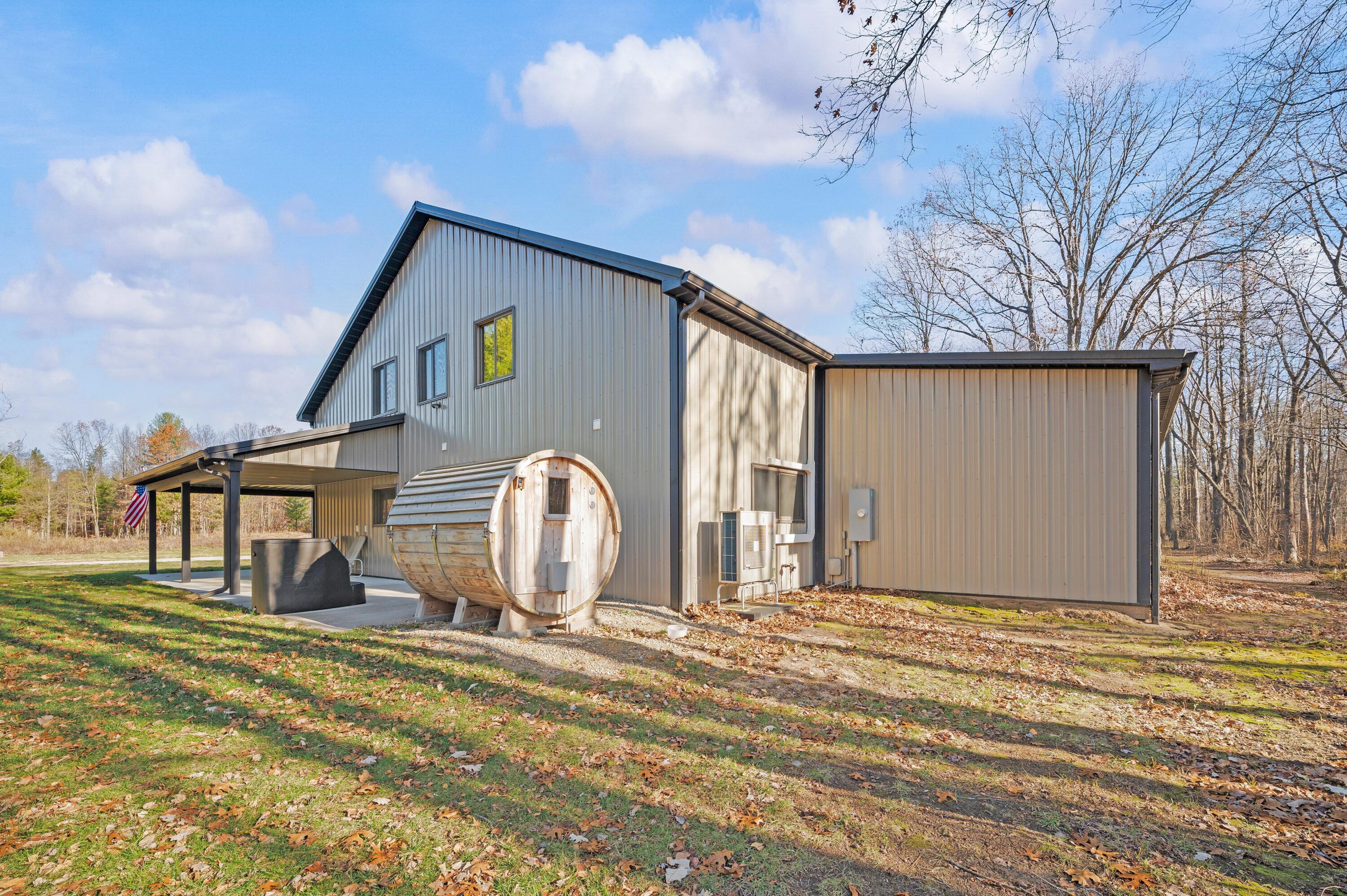 78720 County Road 376 Coloma MI 49038