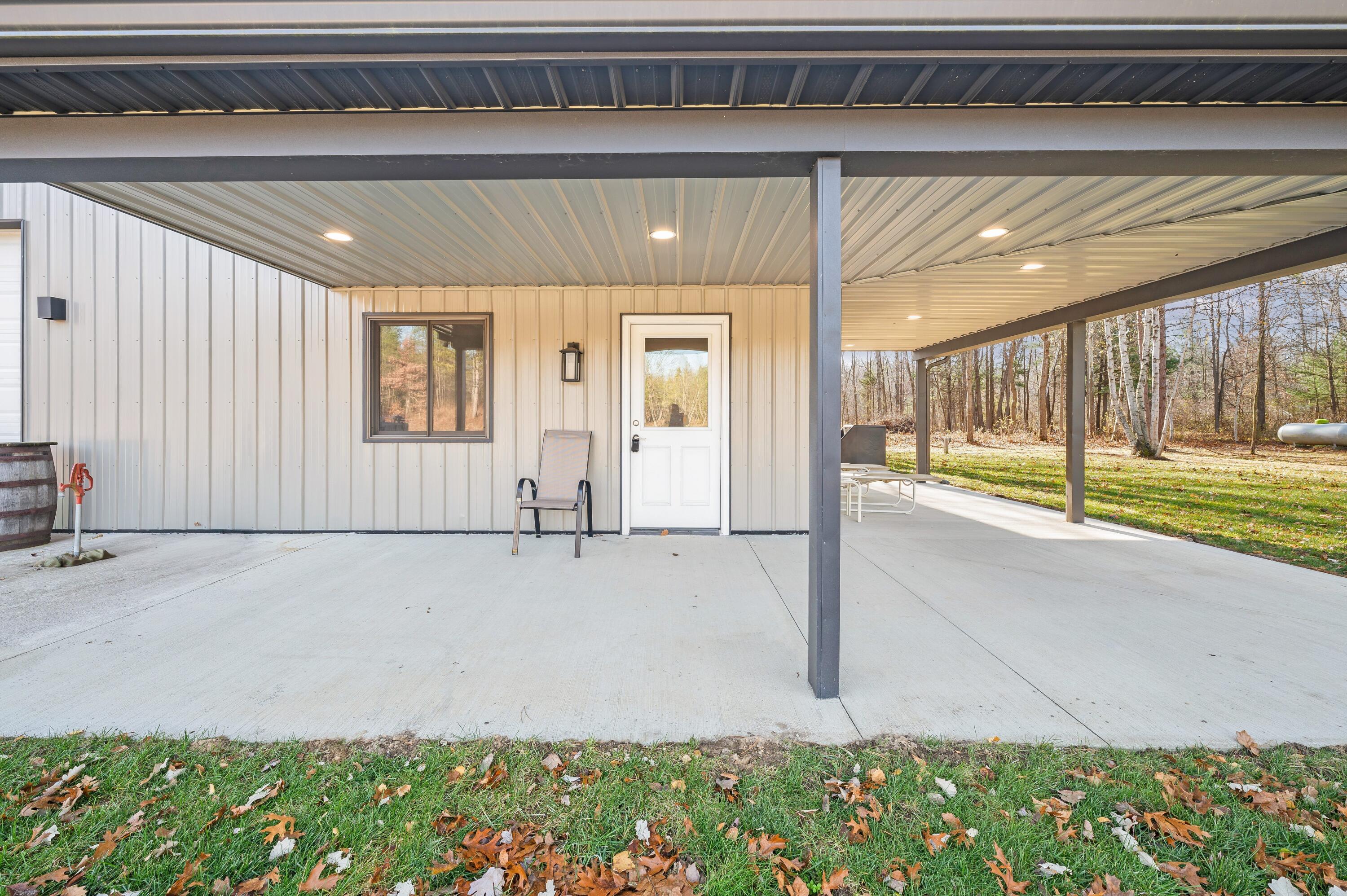 78720 County Road 376 Coloma MI 49038