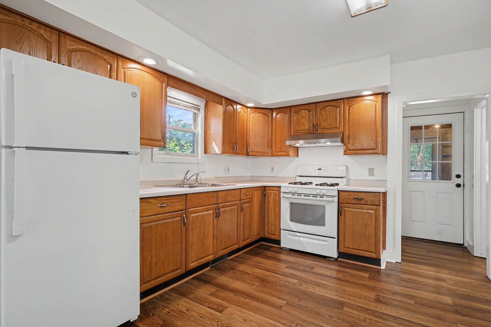 1960 Letart Avenue Muskegon MI 49441