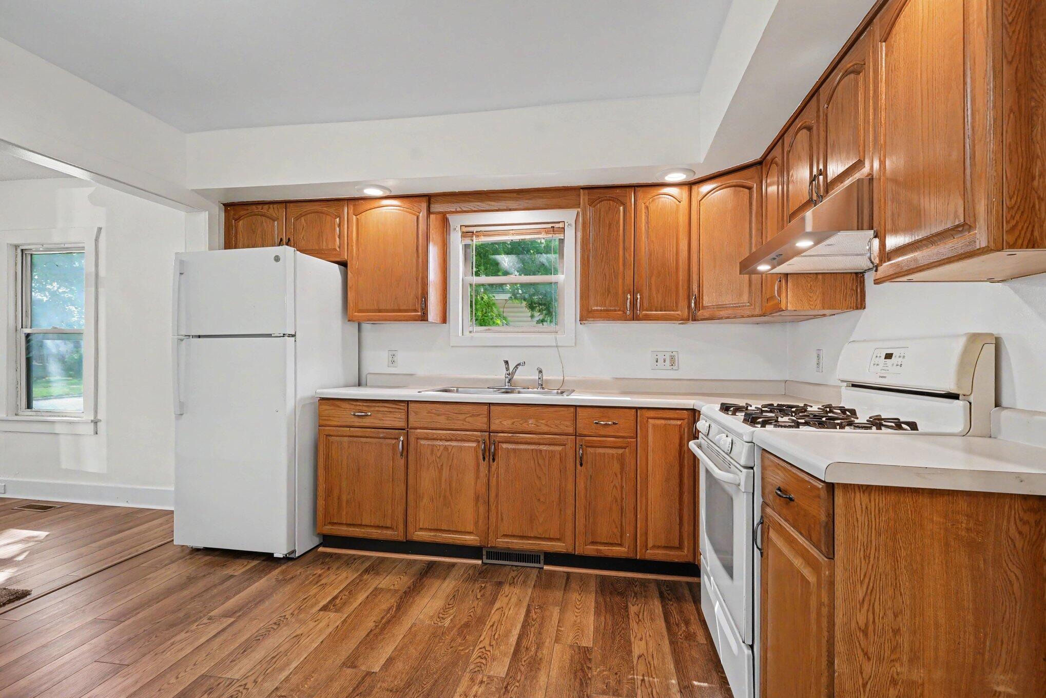1960 Letart Avenue Muskegon MI 49441