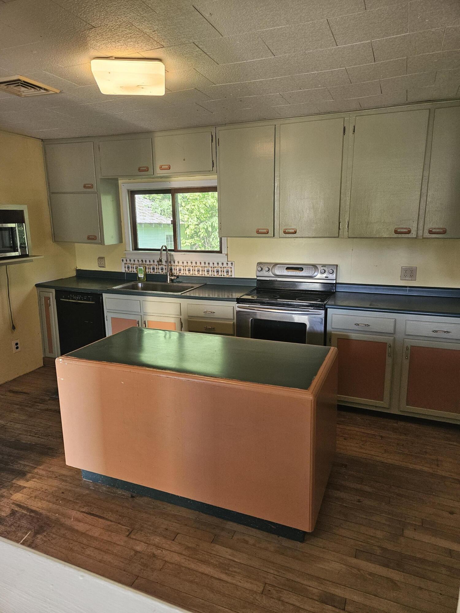 2010 Kerlikowske Road Benton Harbor MI 49022