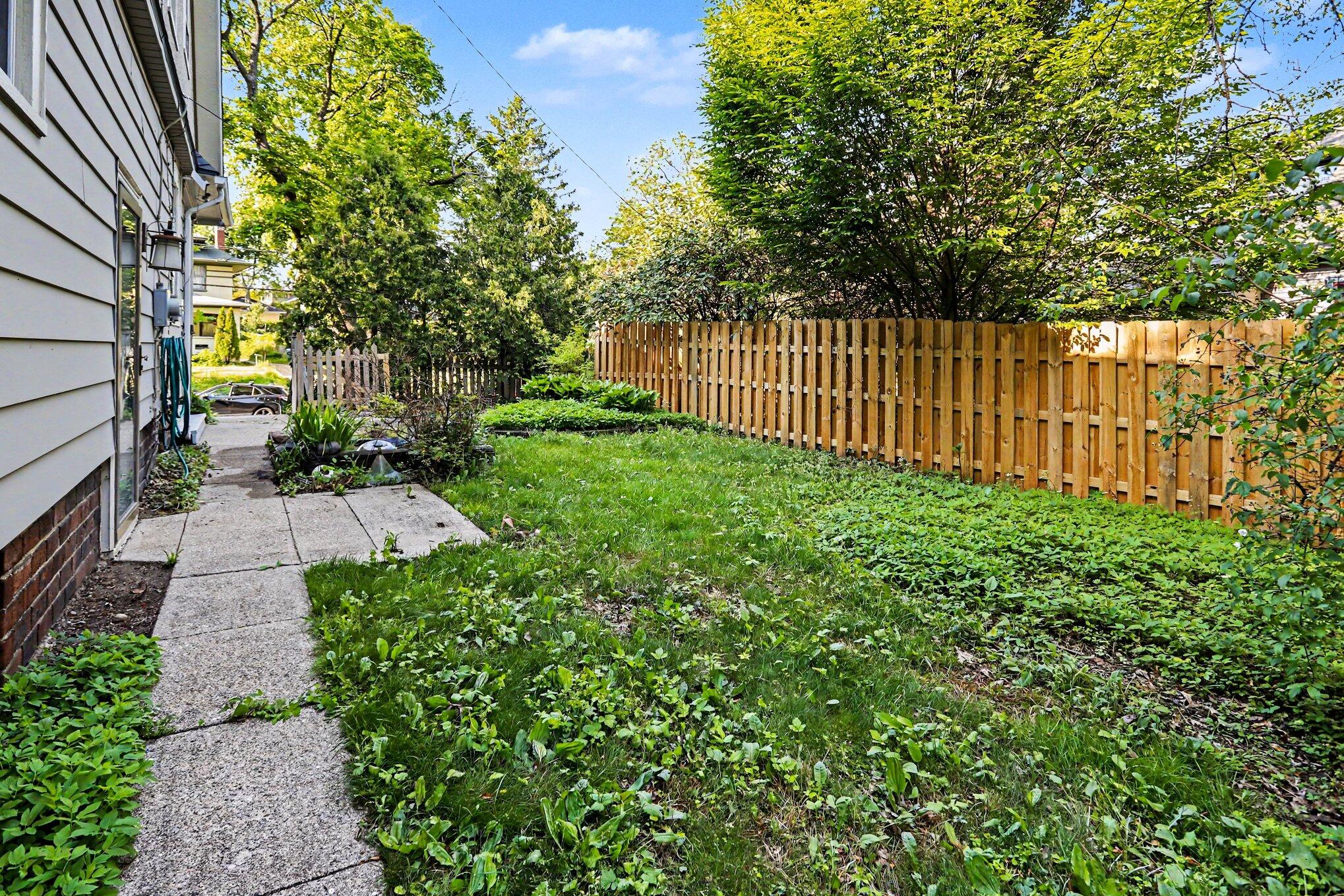 1619 Grove Street Kalamazoo MI 49006