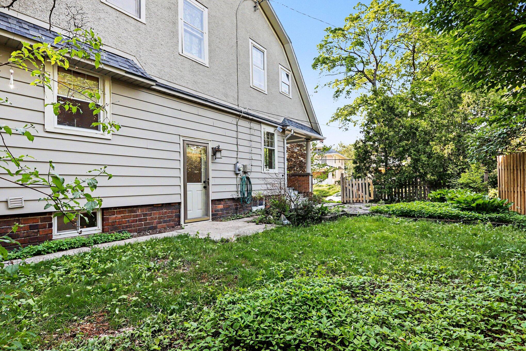 1619 Grove Street Kalamazoo MI 49006