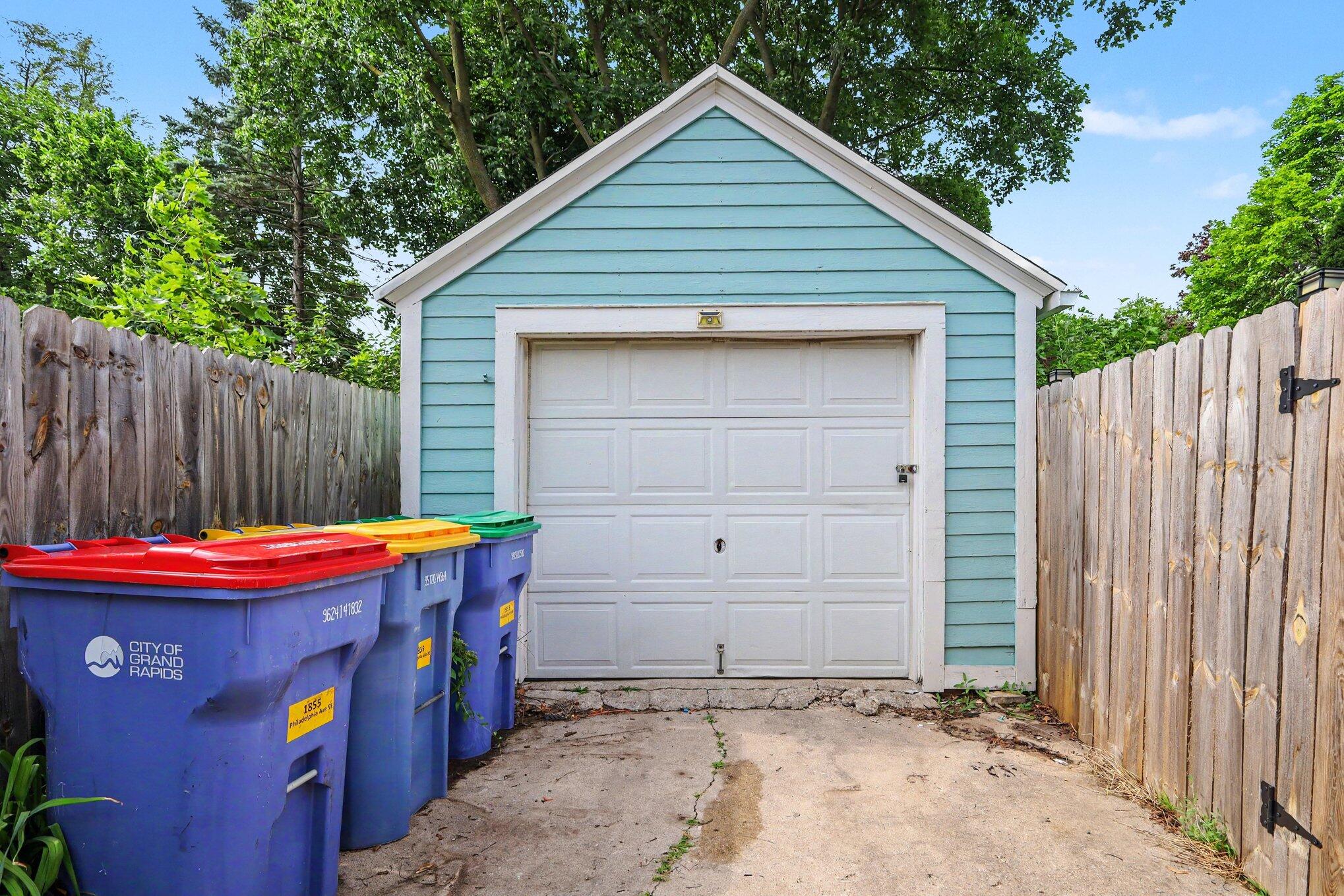 1855 Philadelphia Avenue SE Grand Rapids MI 49507