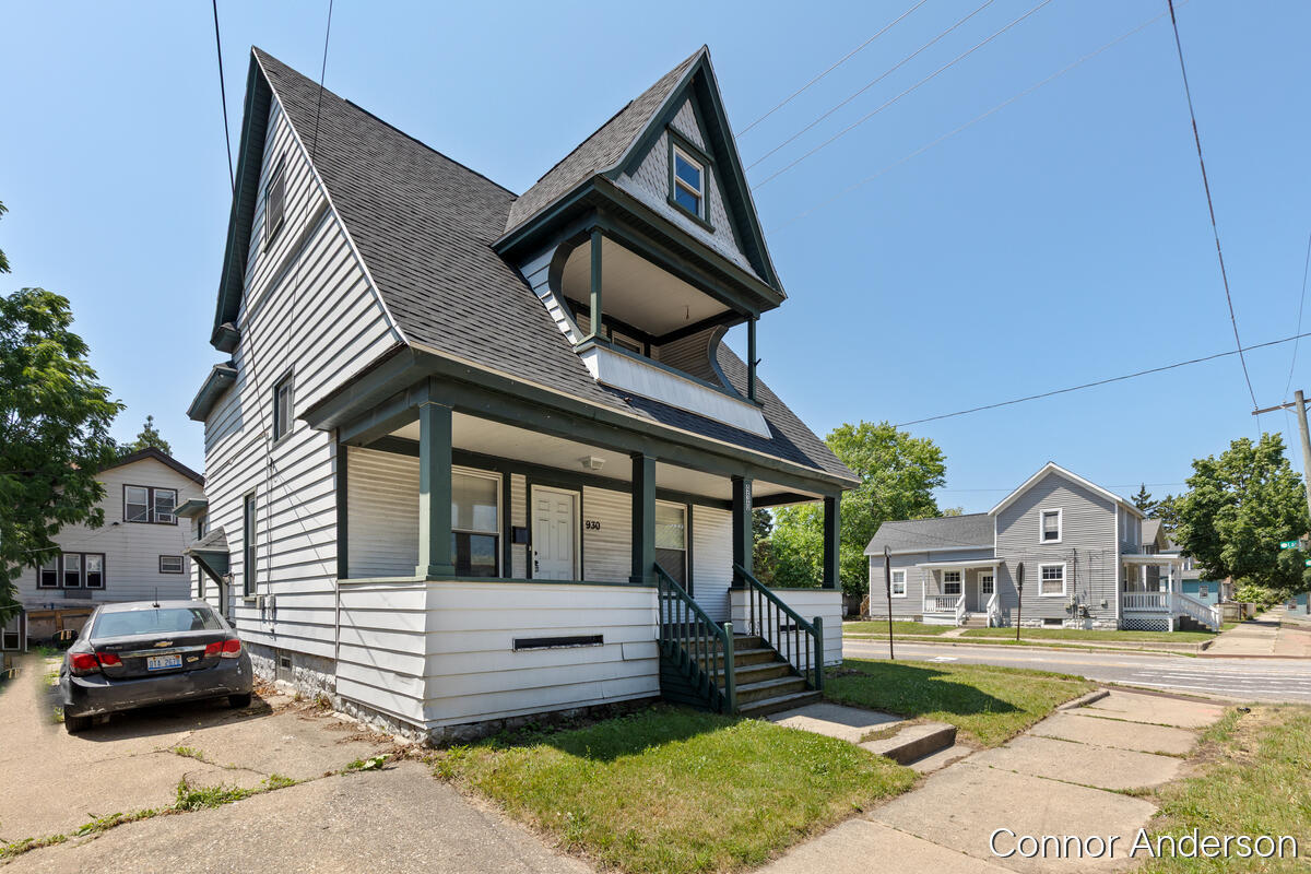 930 1st Street NW Grand Rapids MI 49504