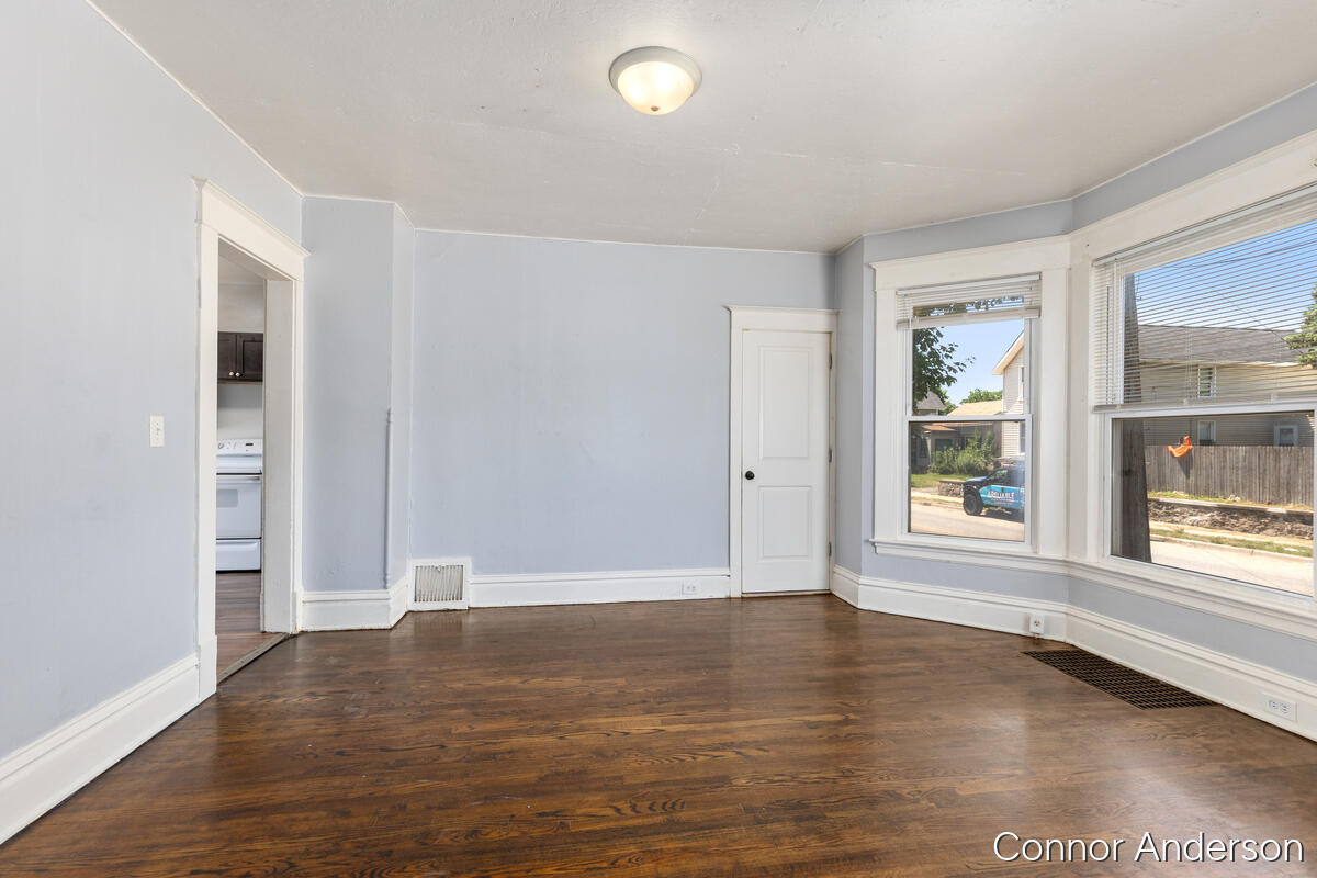 930 1st Street NW Grand Rapids MI 49504