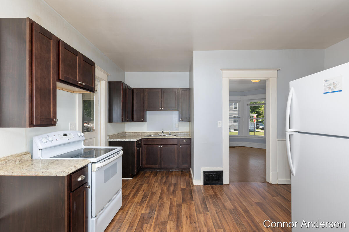 930 1st Street NW Grand Rapids MI 49504