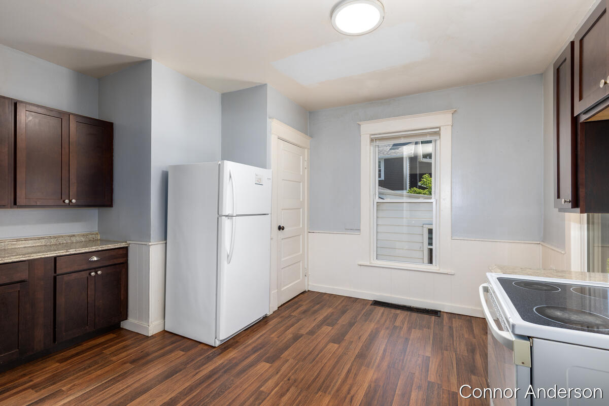 930 1st Street NW Grand Rapids MI 49504