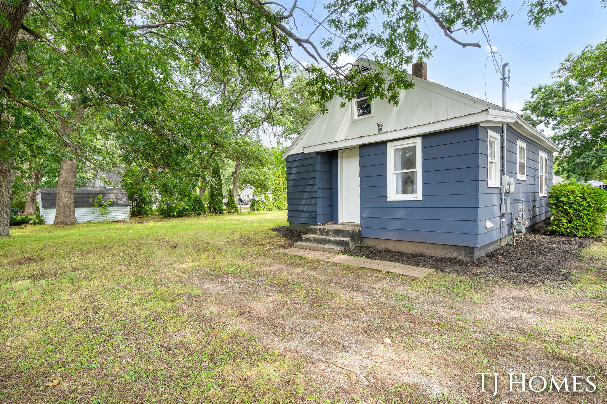 1981 Valley Street Muskegon MI 49442