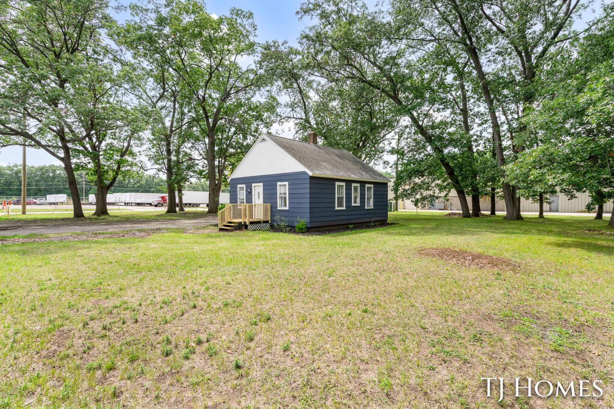 1981 Valley Street Muskegon MI 49442