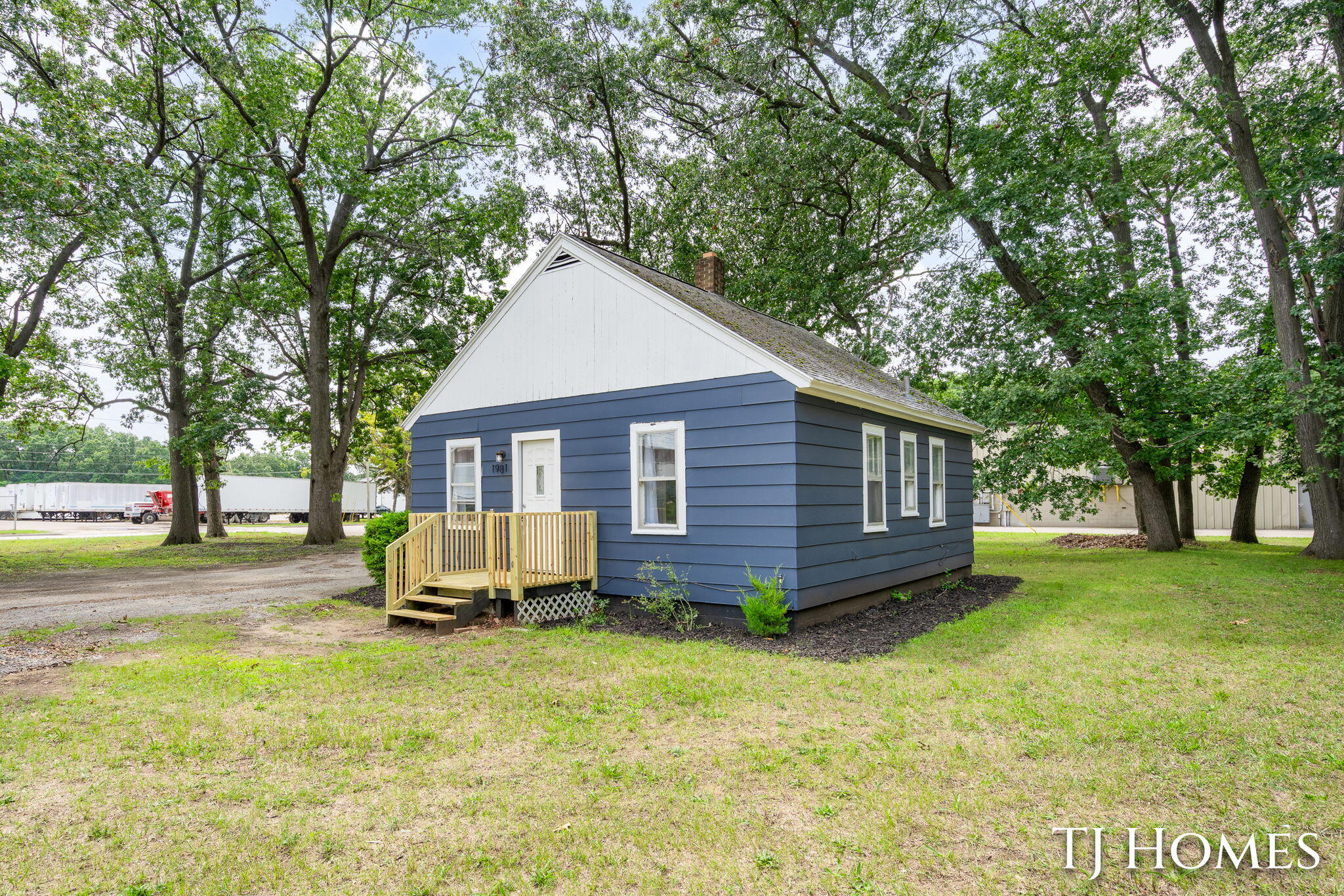 1981 Valley Street Muskegon MI 49442