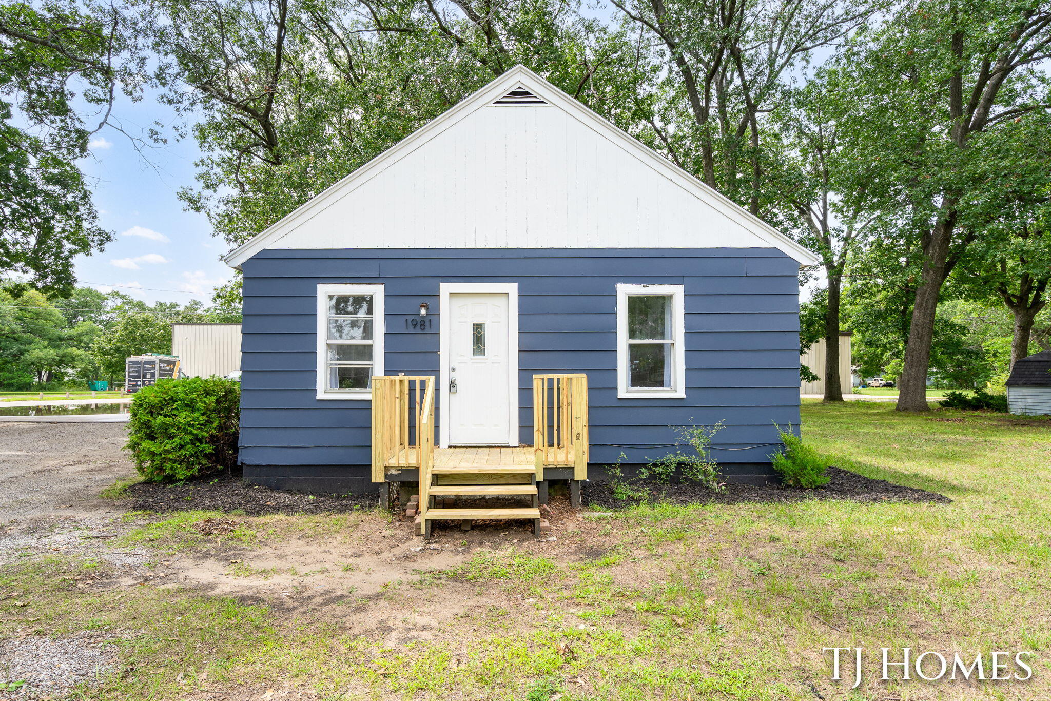 1981 Valley Street Muskegon MI 49442