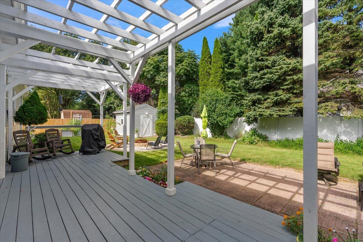 422 Randall Road Norton Shores MI 49441