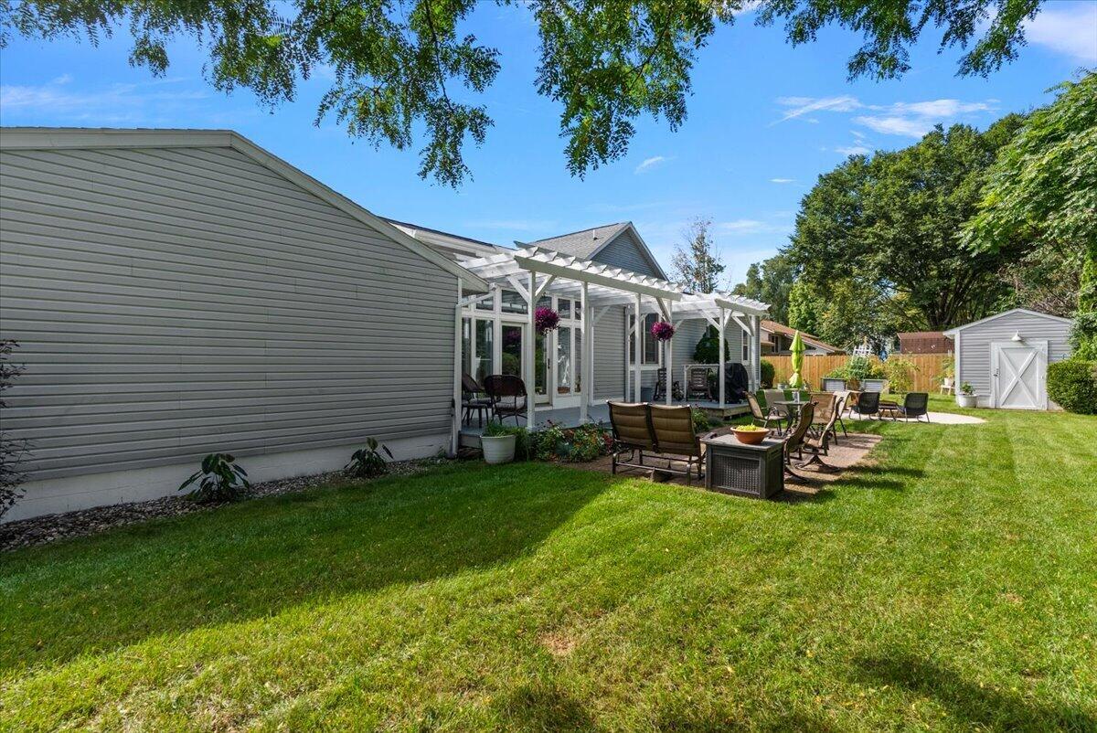 422 Randall Road Norton Shores MI 49441