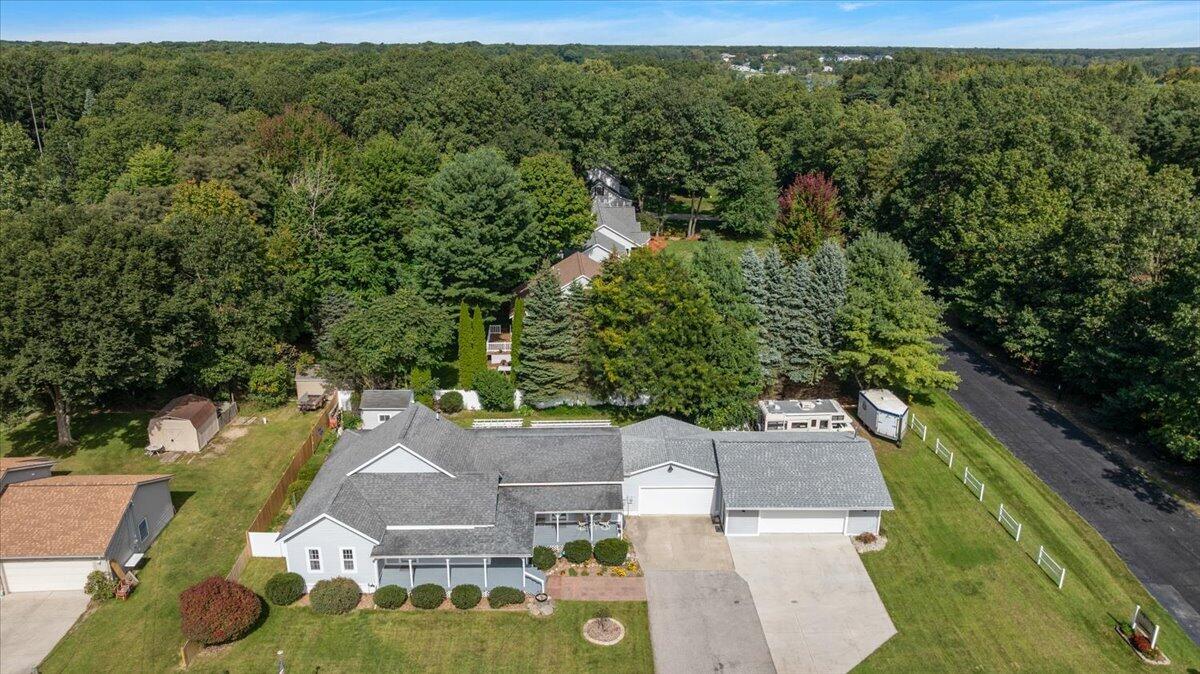 422 Randall Road Norton Shores MI 49441