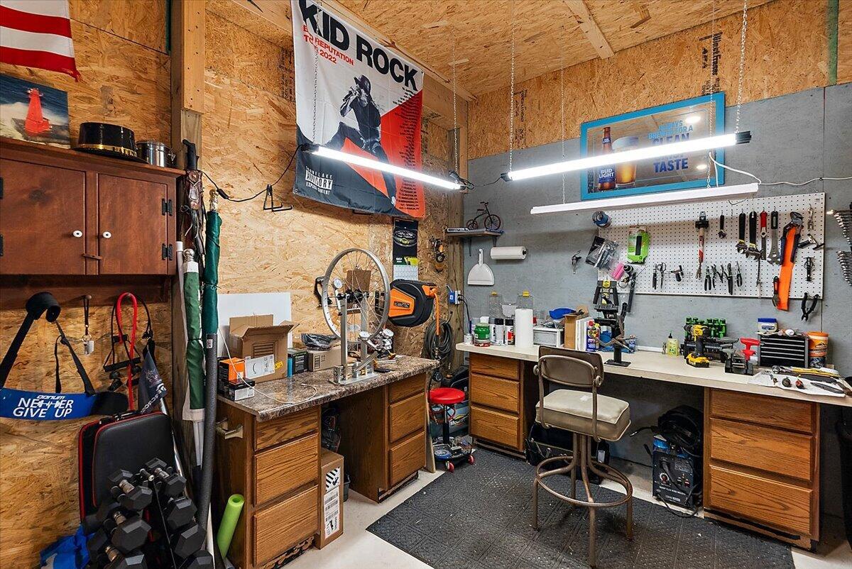 422 Randall Road Norton Shores MI 49441