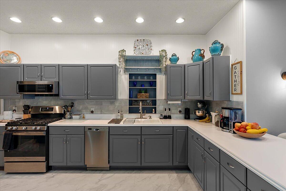 422 Randall Road Norton Shores MI 49441