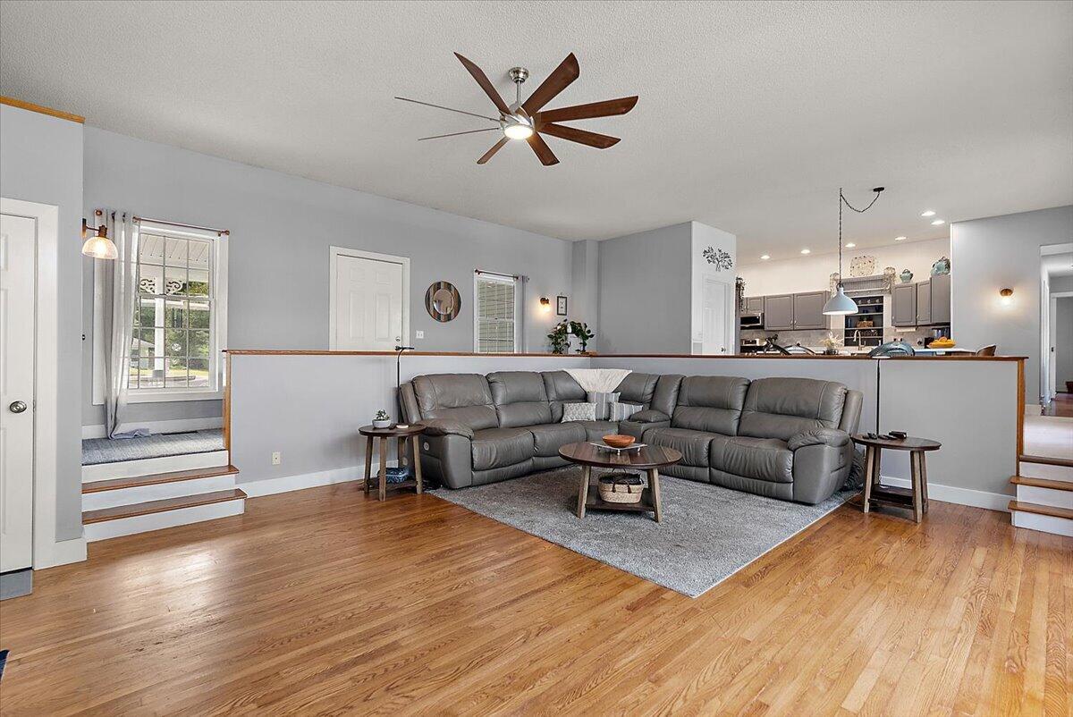 422 Randall Road Norton Shores MI 49441