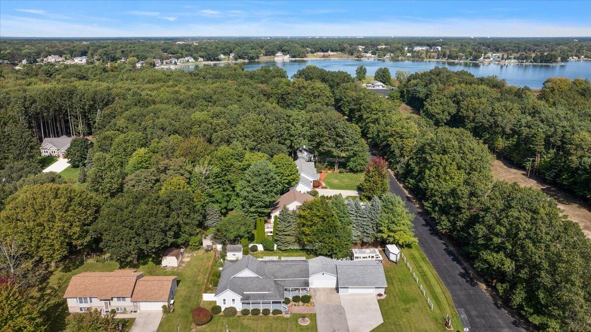 422 Randall Road Norton Shores MI 49441