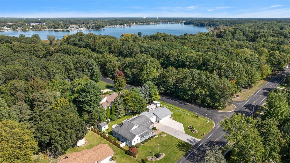 422 Randall Road Norton Shores MI 49441