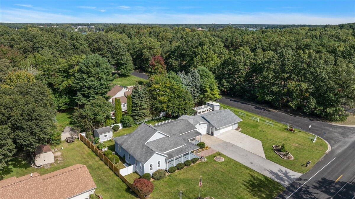 422 Randall Road Norton Shores MI 49441