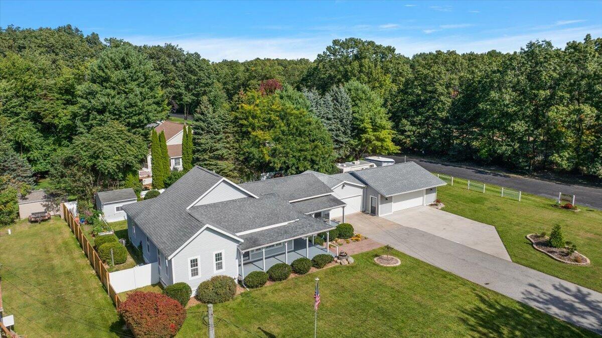 422 Randall Road Norton Shores MI 49441