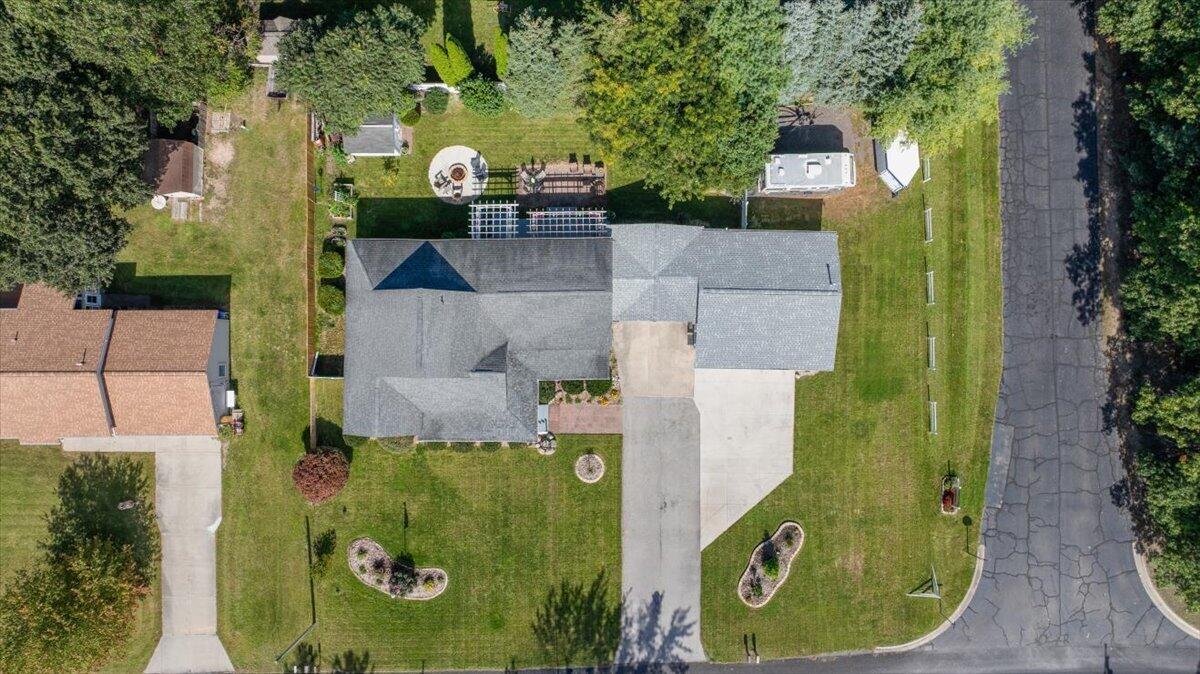 422 Randall Road Norton Shores MI 49441