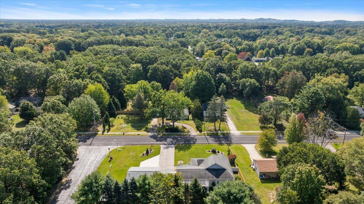 422 Randall Road Norton Shores MI 49441