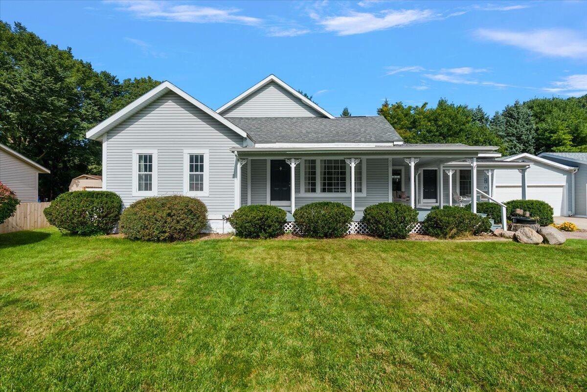 422 Randall Road Norton Shores MI 49441