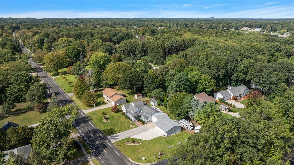 422 Randall Road Norton Shores MI 49441