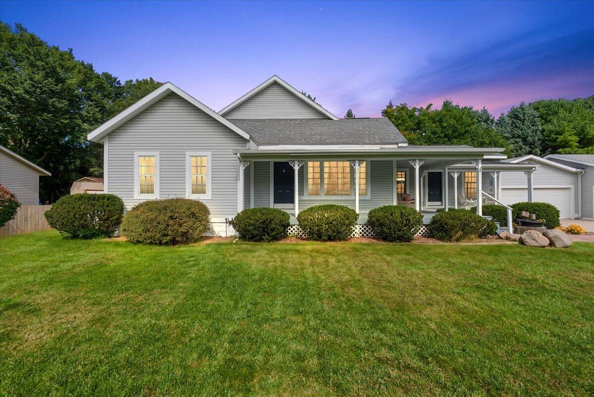 422 Randall Road Norton Shores MI 49441